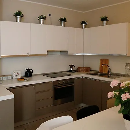 Apartament Ampio Con Giardino E Box